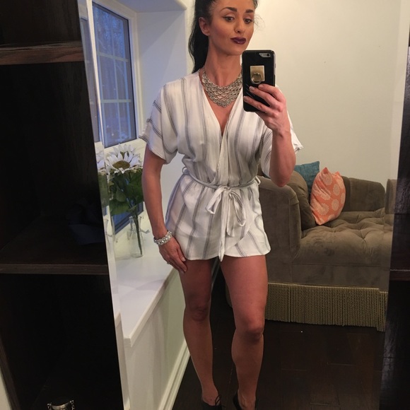 Ivory grey short sleeve stripe romper - Picture 2 of 8